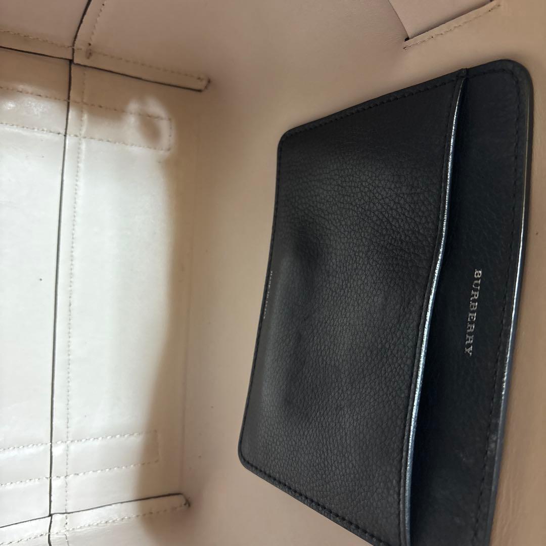 Burberry ブラック バッグ