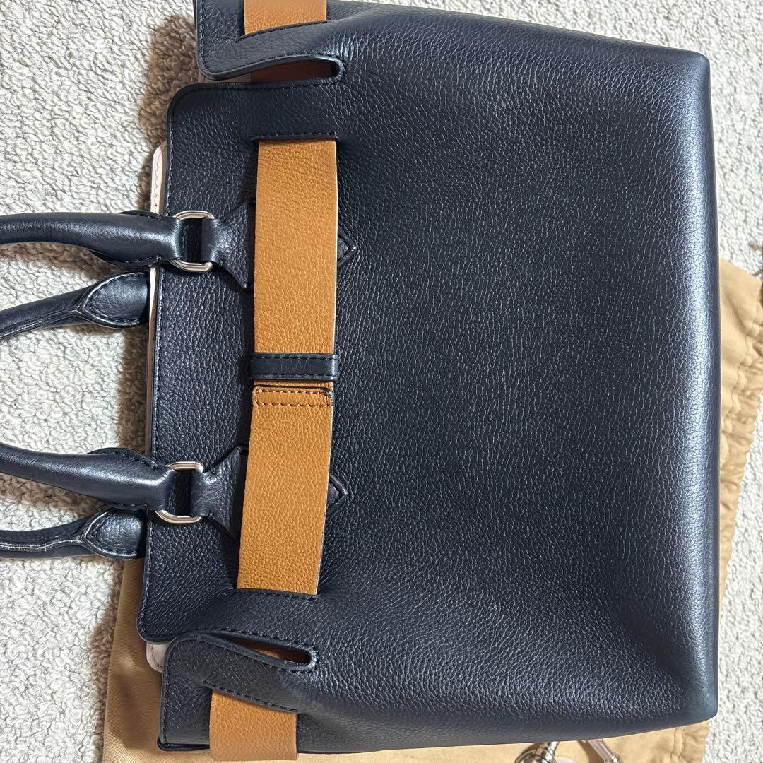 Burberry ブラック バッグ
