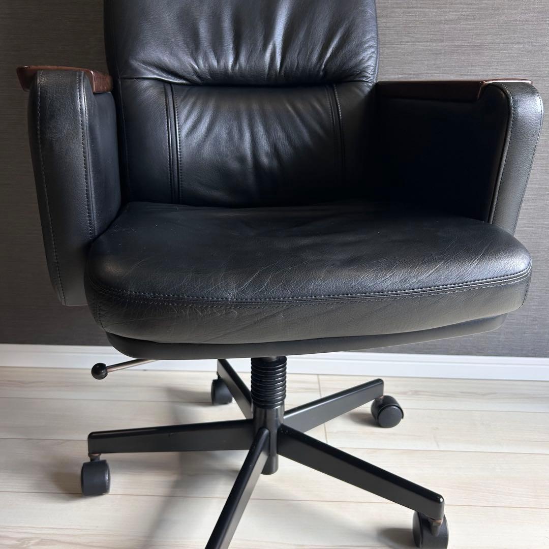 【美品】カリモク デスクチェア エグゼクティブ 本革 ウッド 昇降式 キャスター