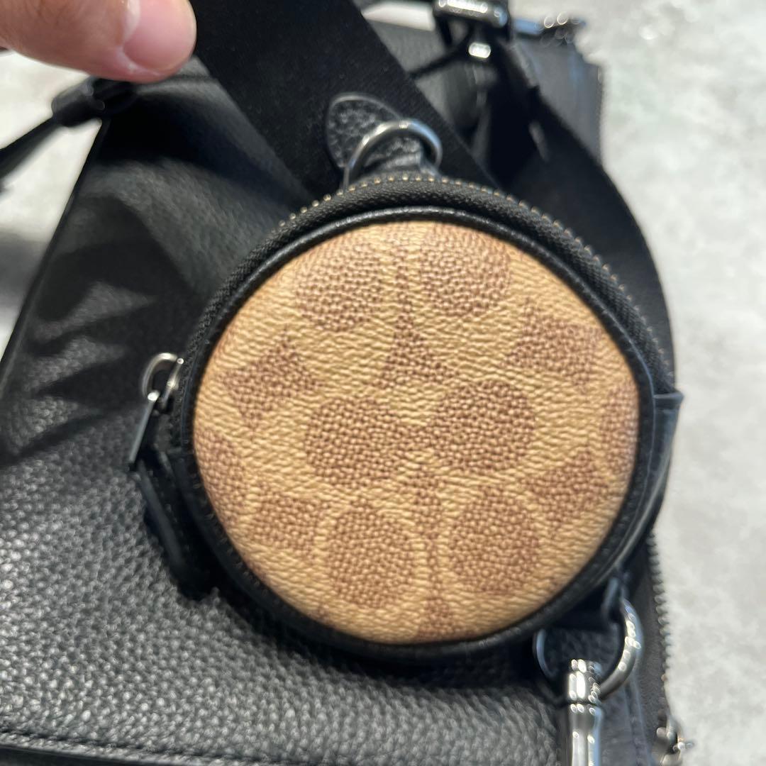 Coach ブラックレザー ショルダーバッグ ケース付き
