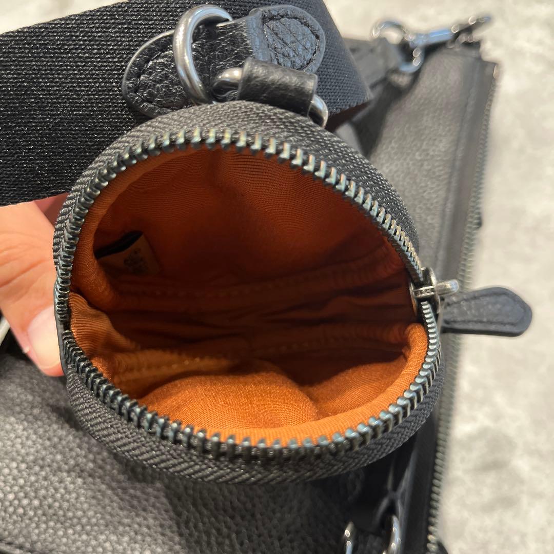 Coach ブラックレザー ショルダーバッグ ケース付き