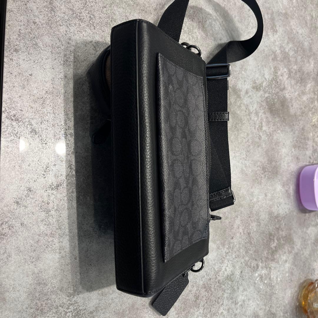 Coach ブラックレザー ショルダーバッグ ケース付き