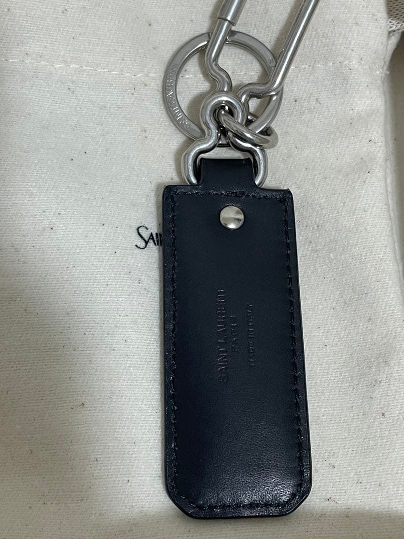 【美品、紙袋付き】SAINT LAURENT ブラックレザーキーホルダー