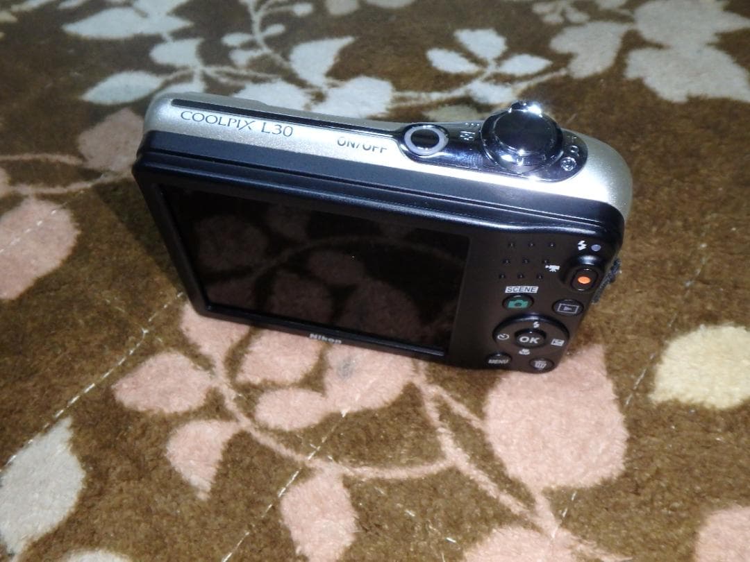 動作品 NIKON L30 COOLPIX デジタルカメラ 乾電池駆動