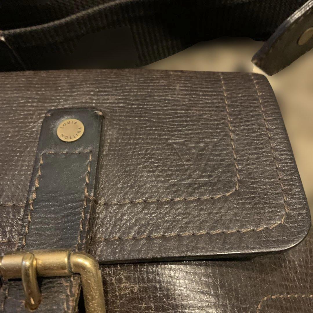 Louis Vuitton ダークブラウン ショルダーバッグ