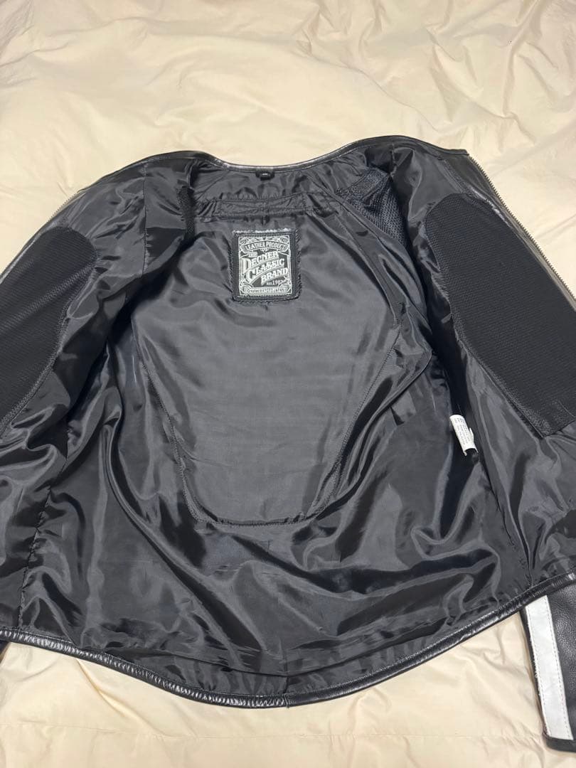 レザー バイカー用ジャケット パッチ付き