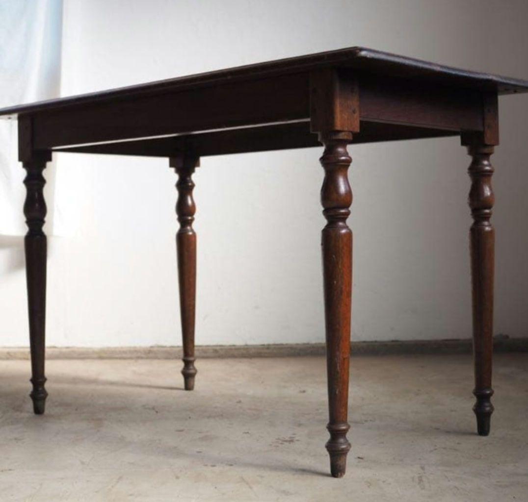 クラシック木製テーブル ブラウン