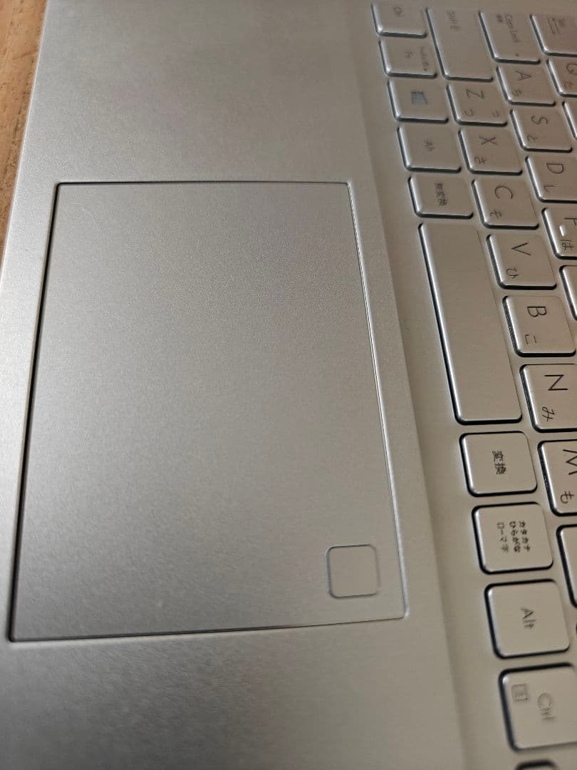 ASUS VivoBook 本体　ノートパソコン15.6型