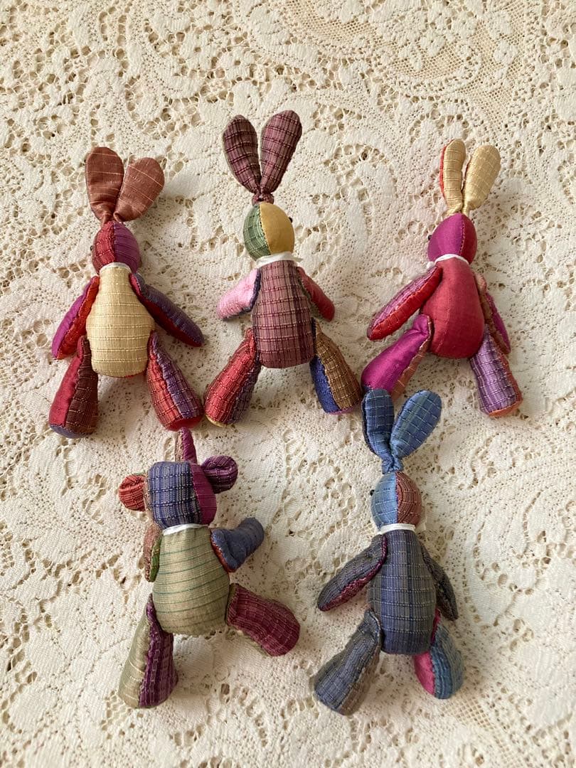 最終価格　新品　タイ高級ブランドVILA CINI 絹うさぎ&象さん人形　巾着付