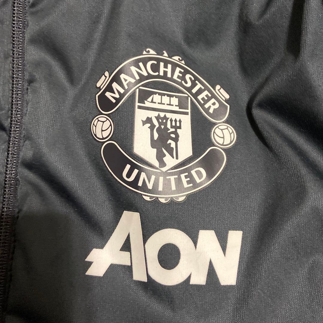 マンチェスターユナイテッドコート