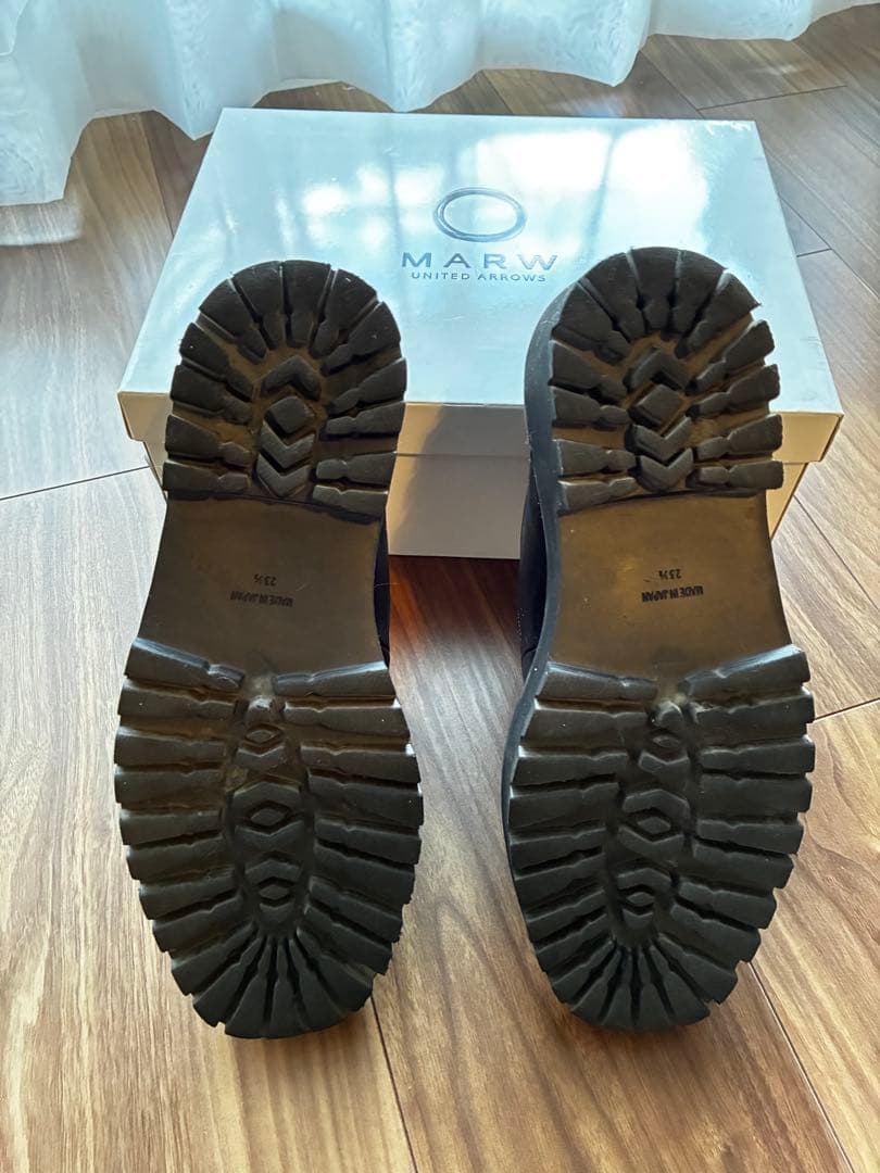 MARW UNITEDARROWS Tストラップローファー