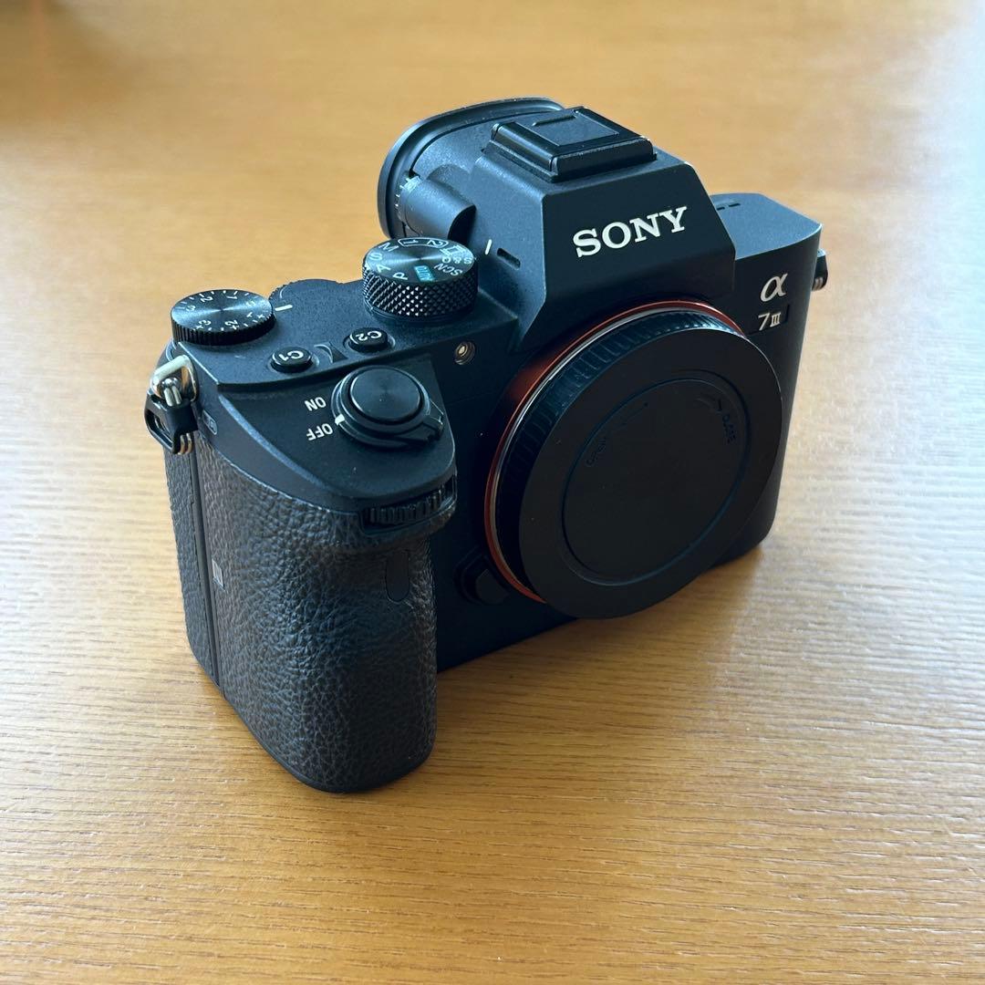 美品★SONY α7 III (ILCE-7M3)/ フルサイズミラーレス一眼