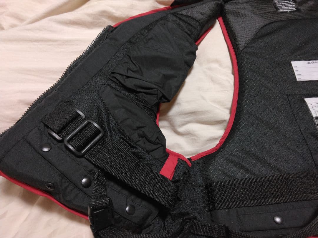 ダイワ　バリアテック枕付フロートベスト　レッド　L