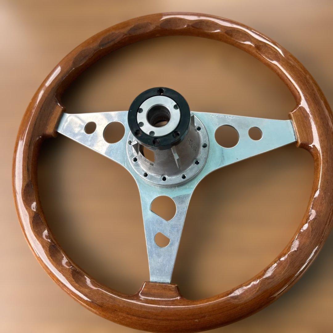 ウッド　ステアリングホイール アリゴーニ amigoui