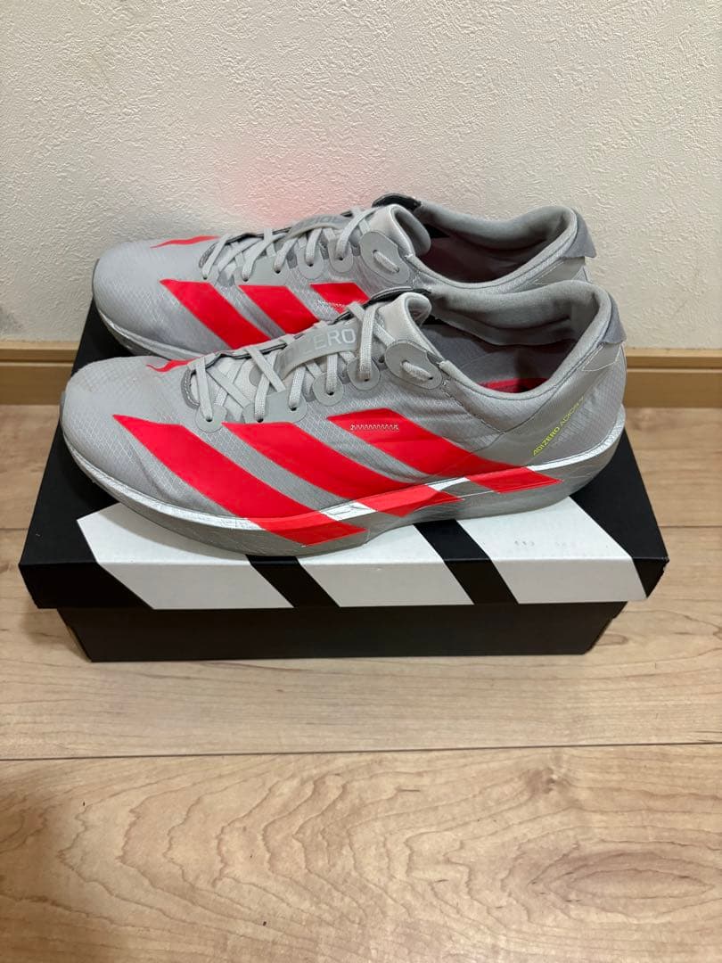 adidas アディダス　アディゼロジャパン9 26.0センチ　値下げ考えます。