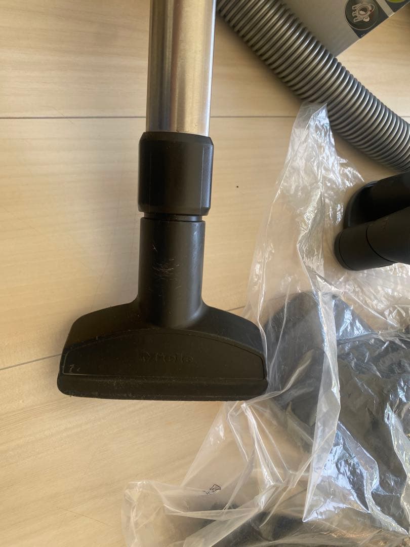 出品は29日まで！Miele Classic C1 キャニスター掃除機