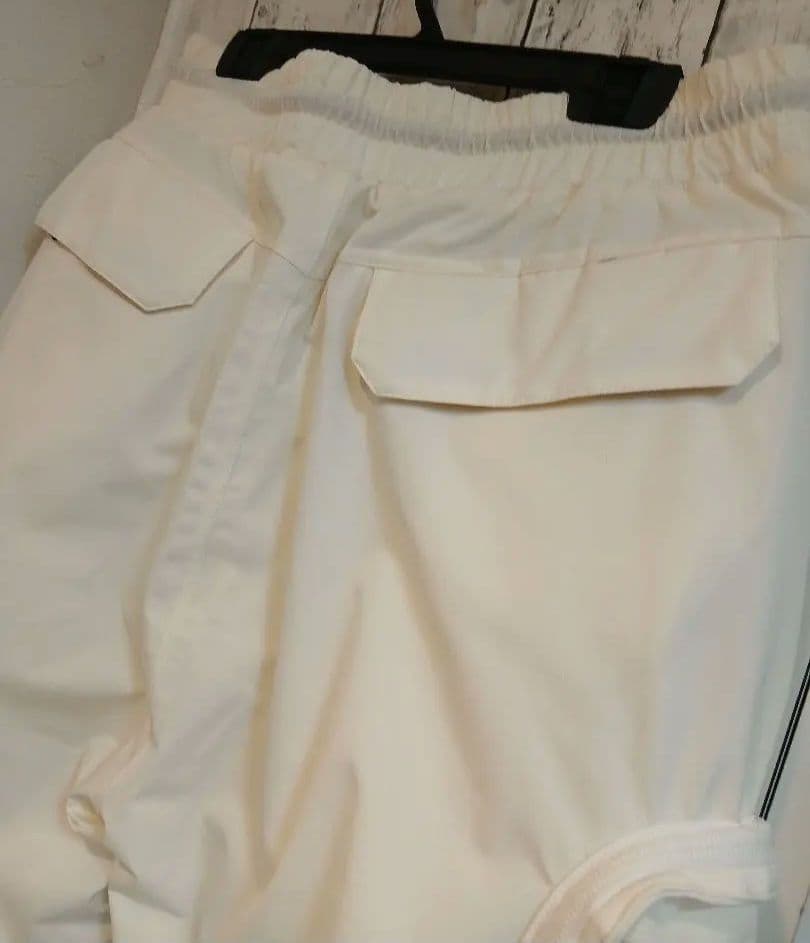 美品⭐ニキータスノボウェアパンツLサイズ⭐タグあり⭐クリーニング済⭐オフホワイト