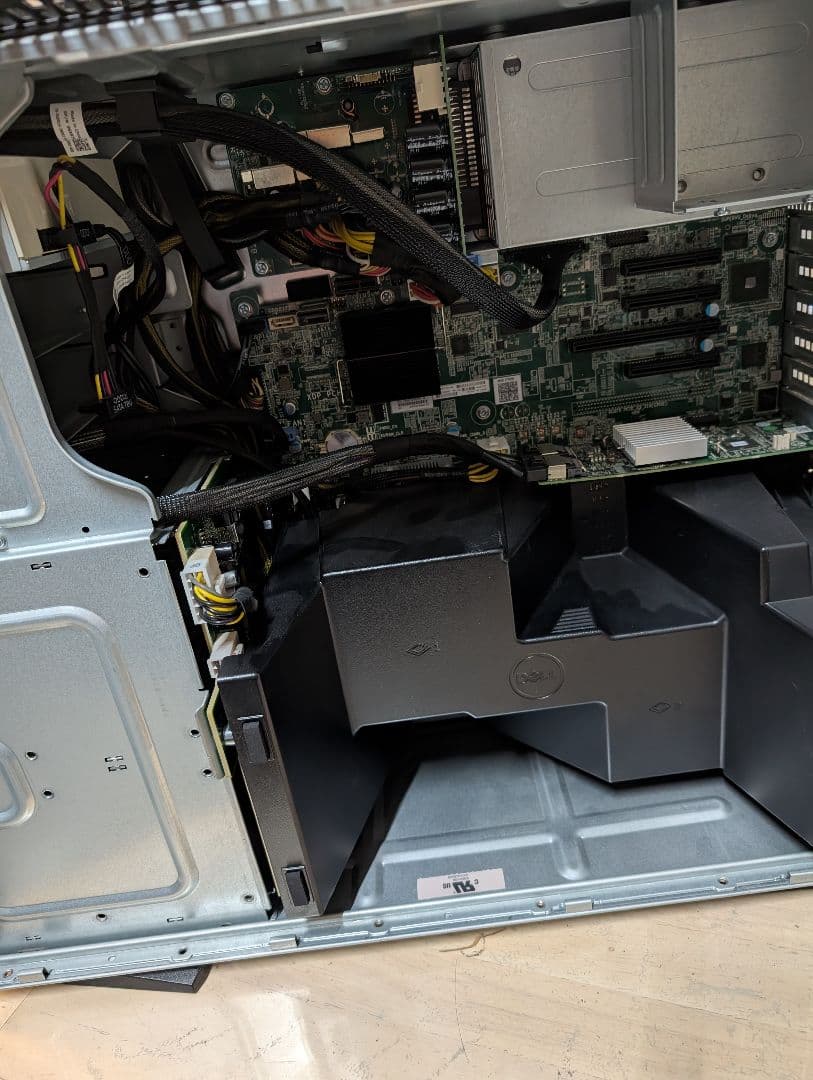 Dell PowerEdge T320 ワークステーション
