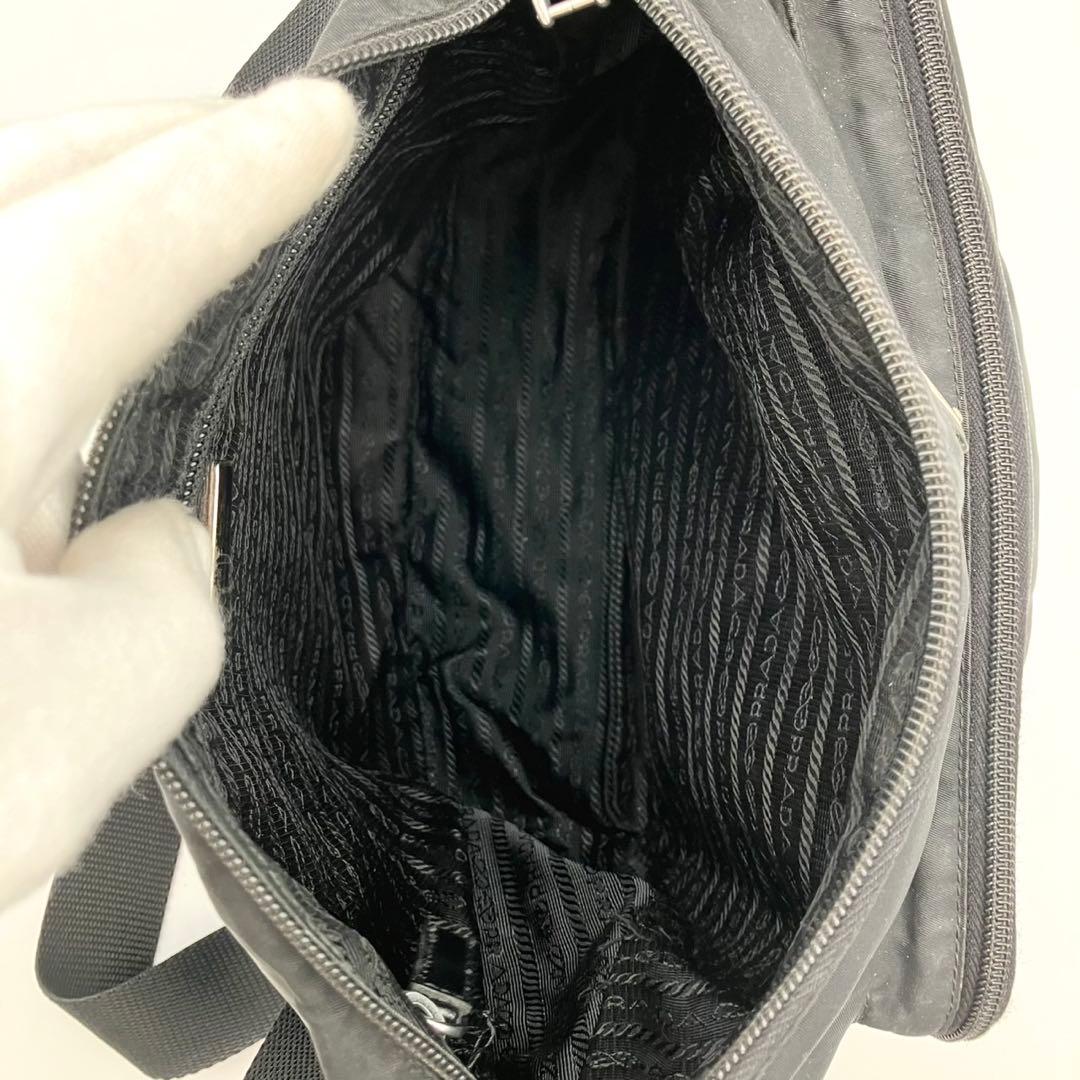 PRADA プラダ ショルダーバッグ　三角ロゴ　テスートナイロン　ブラック