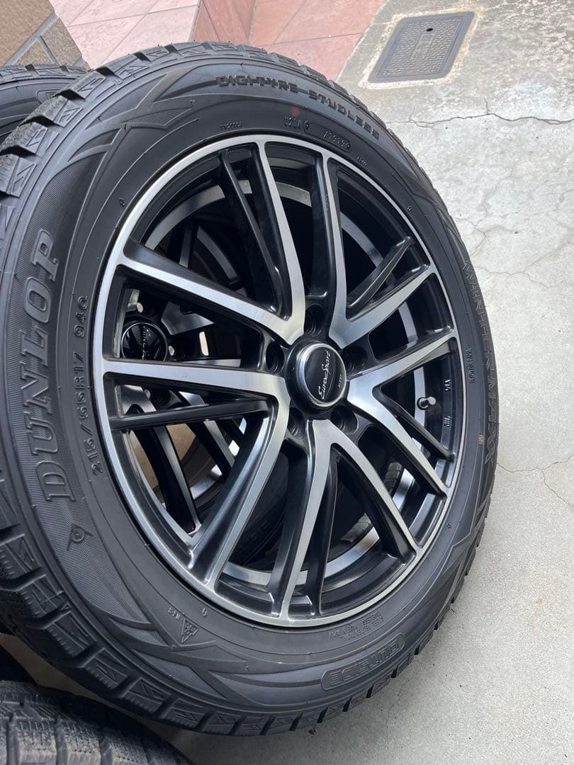 バリ溝美品　ダンロップ　スタッドレスタイヤ4本　ナット付　215/55R17