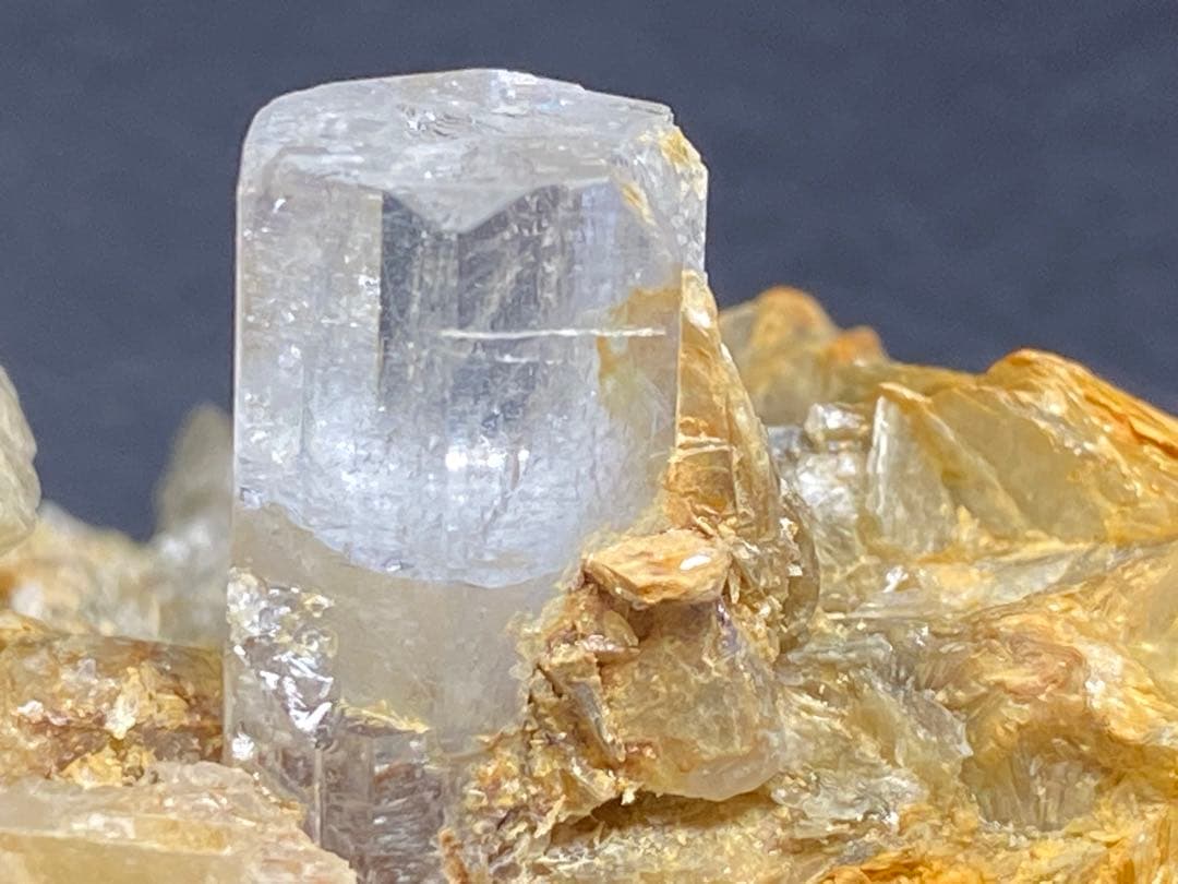 アクアマリン　原石　マイカ　雲母　203g