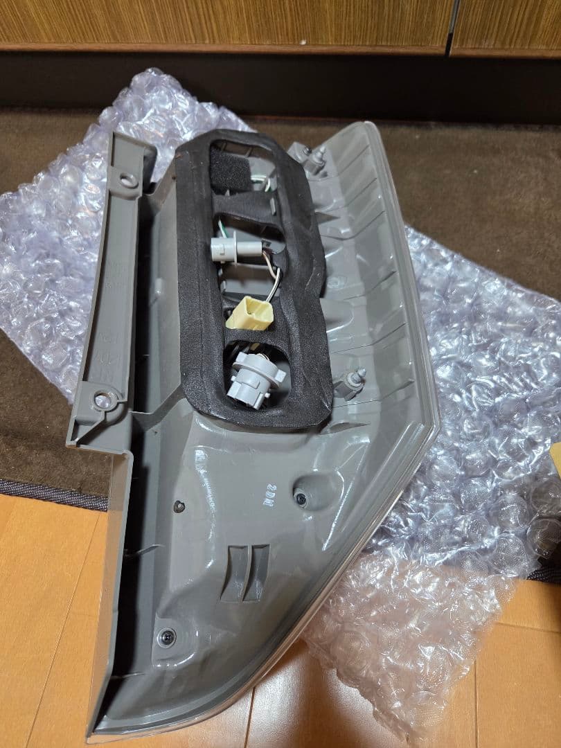 70ノア　クリアテールランプ美品