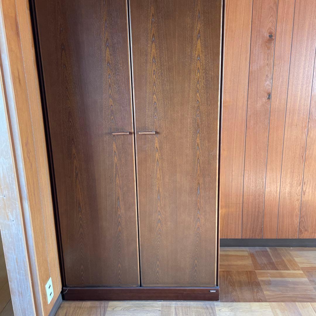 YAMAHA ヤマハの家具　ビンテージ家具　ダークブラウン木製クローゼット 2扉