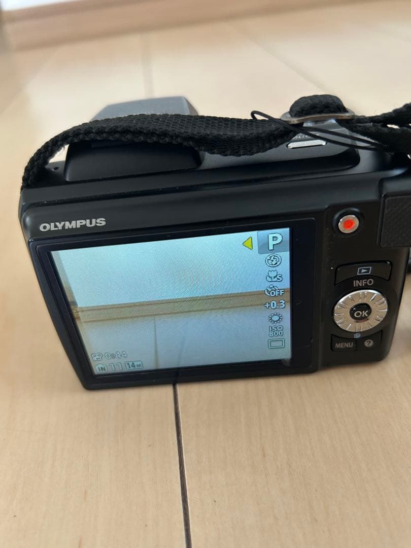 オリンパスSP-610UZ　コンパクトカメラ動作確認済み