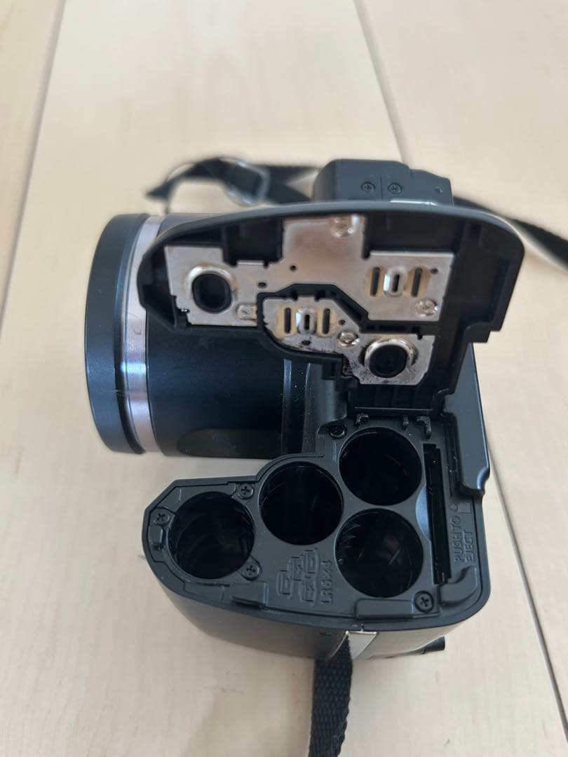 オリンパスSP-610UZ　コンパクトカメラ動作確認済み