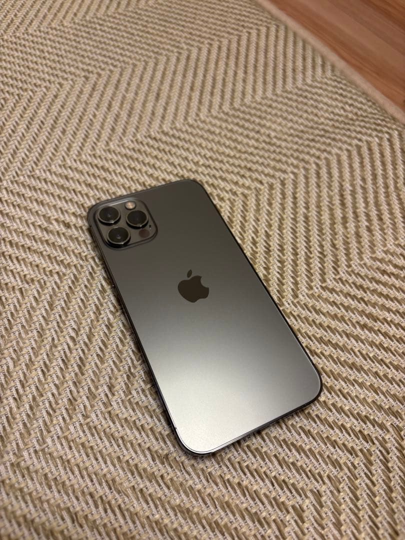 Apple iPhone 12 Pro グラファイト　256GB