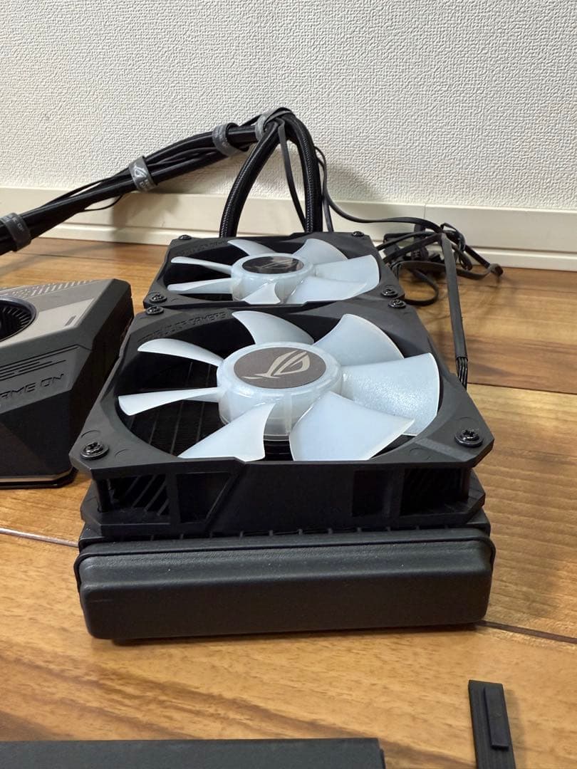 グラフィックボード・グラボ・ビデオカード ASUS ROG-STRIX-LC-RX6800XT-O16G-GAMING