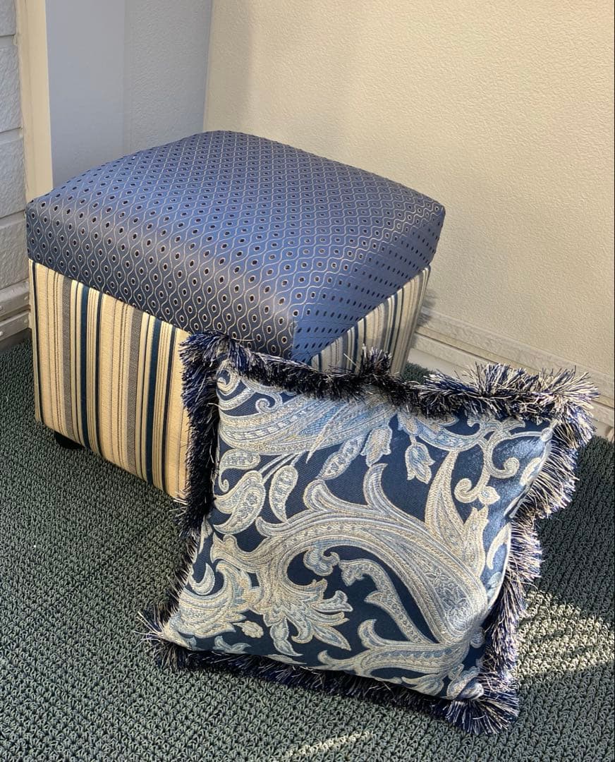 ジェニファーテイラー 収納付スツール＋フリンジクッション