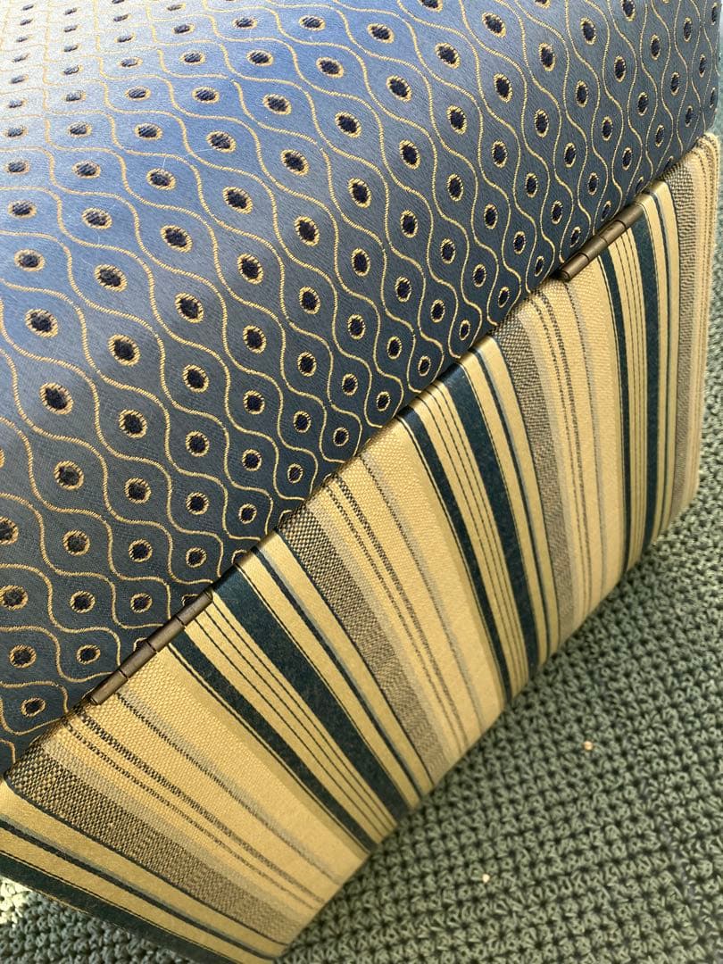 ジェニファーテイラー 収納付スツール＋フリンジクッション