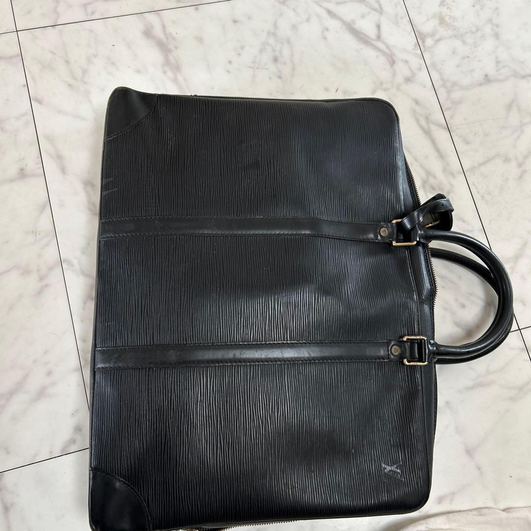 Louis Vuitton エピレザー ビジネスバッグ ブラック