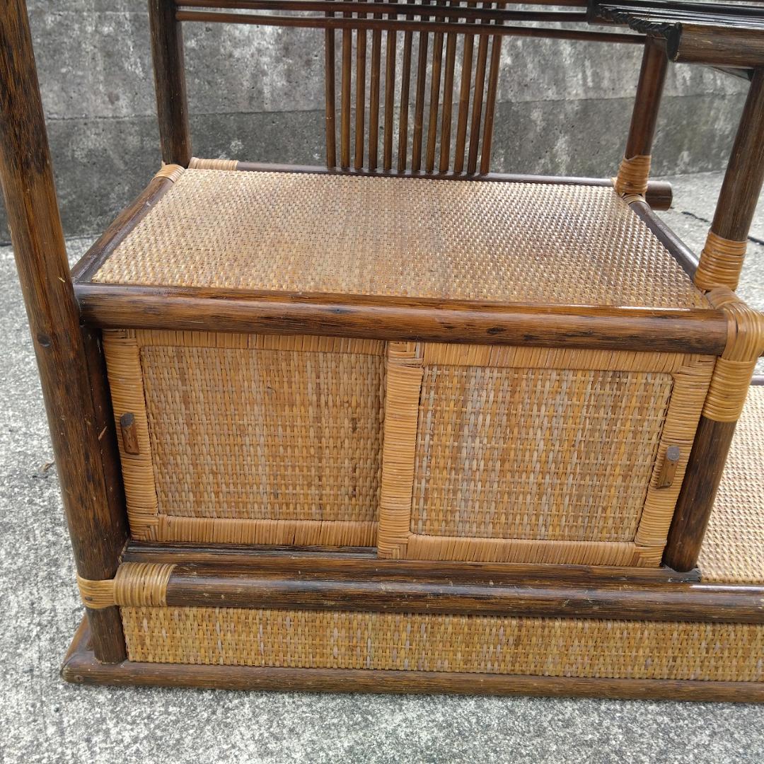 ラタンの飾り棚　籐家具