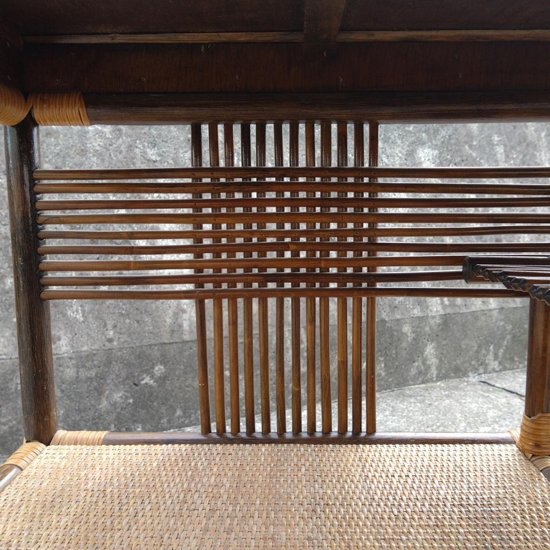 ラタンの飾り棚　籐家具