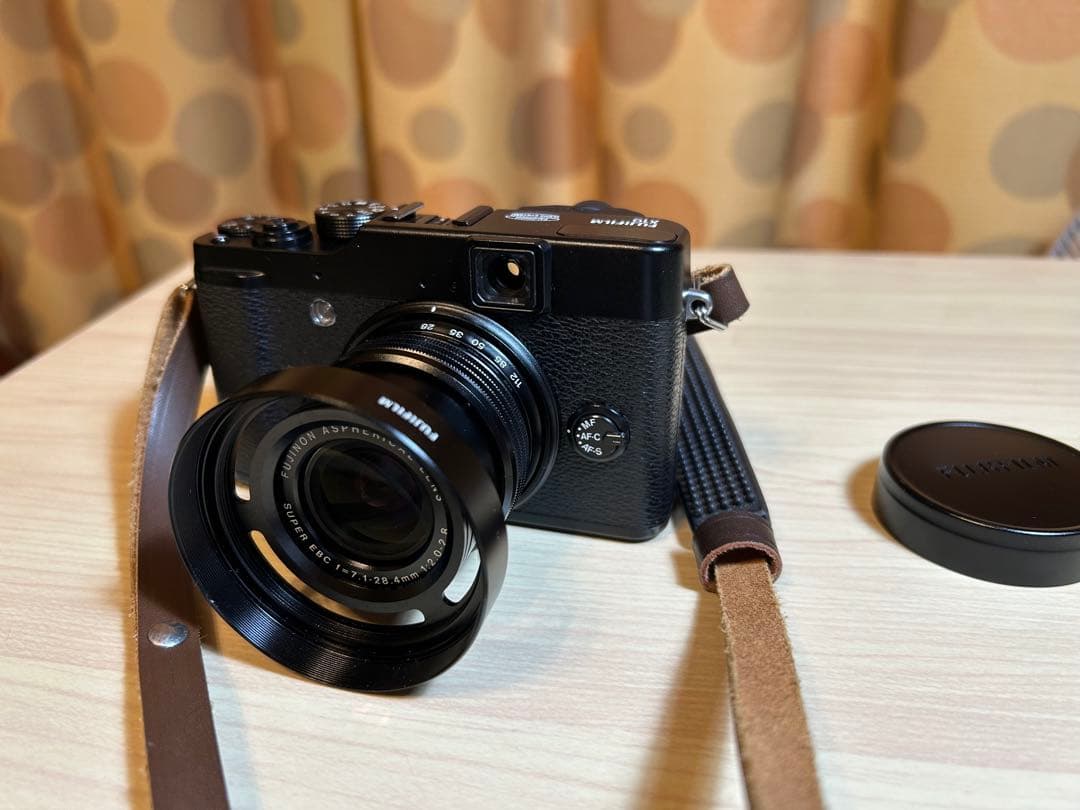 【Tsukiさま専用】FUJIFILM X10 付属品が多数