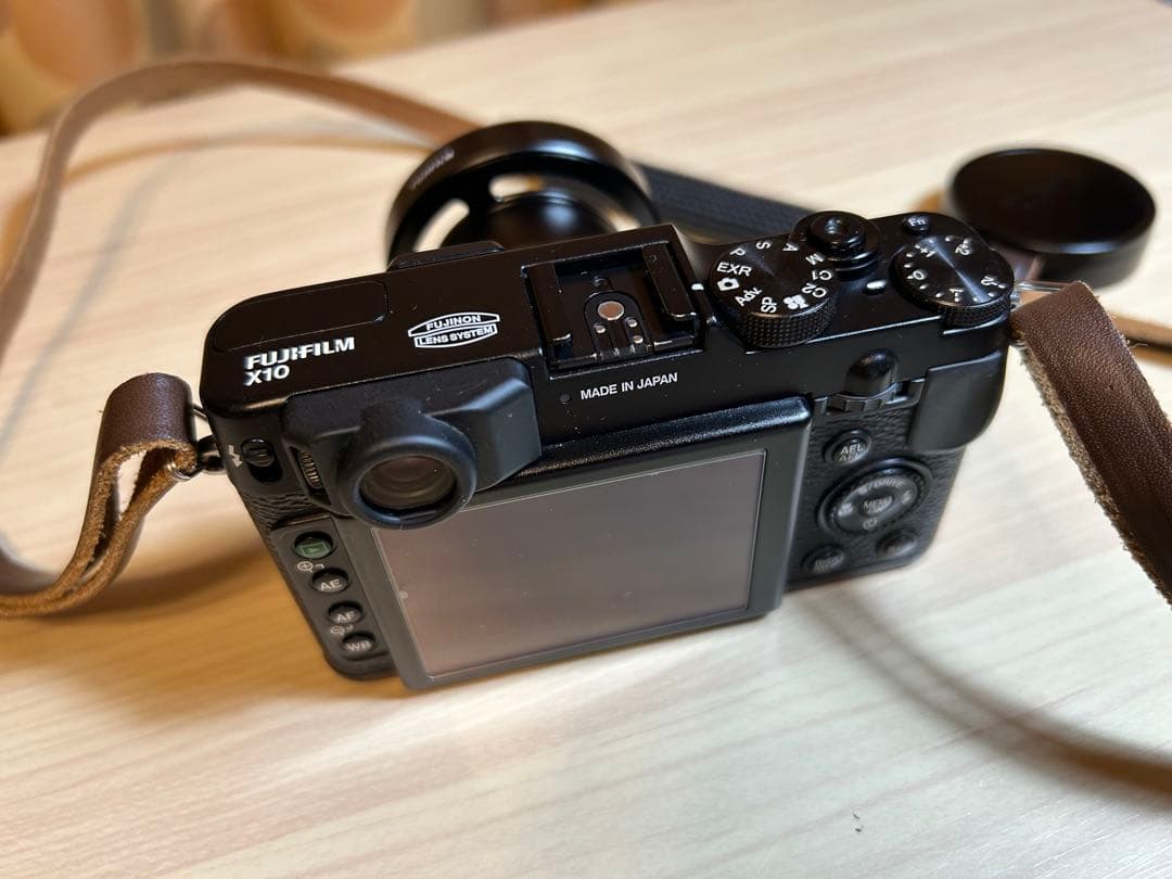 【Tsukiさま専用】FUJIFILM X10 付属品が多数