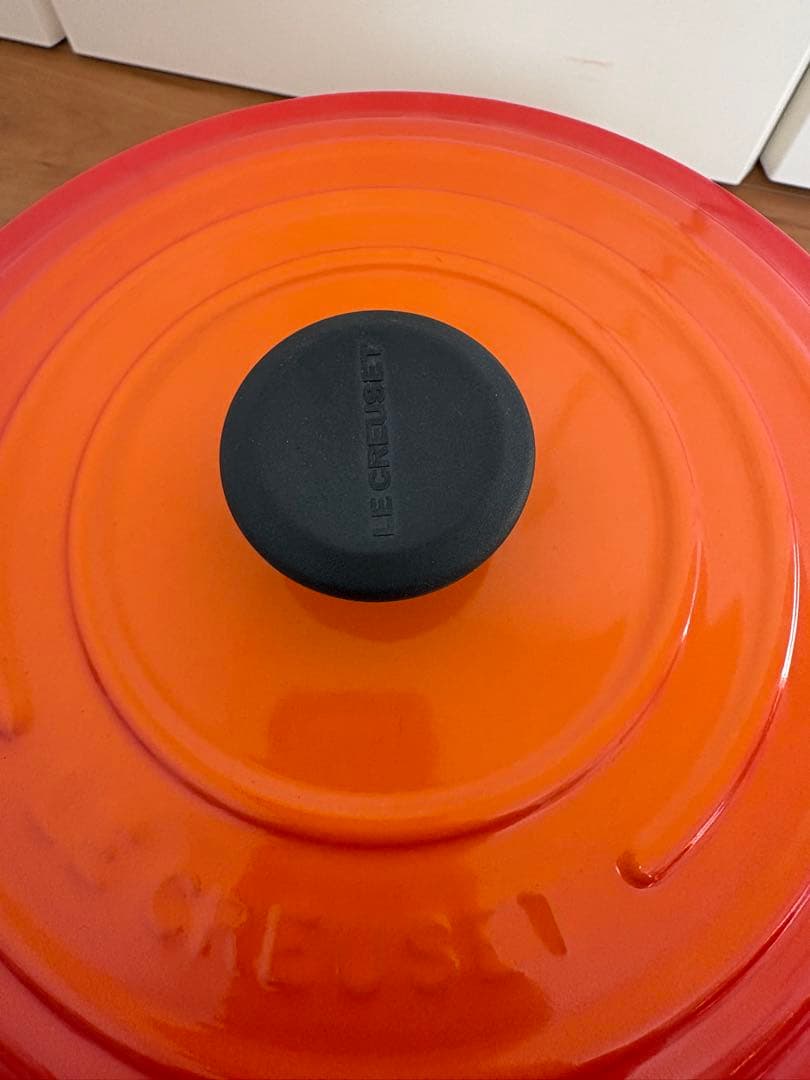 【期間限定値下げ】ル・クルーゼ　ココットロンドシグネクチャー　オレンジ　22cm