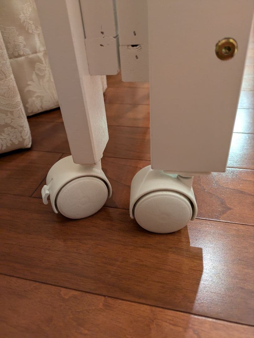 折たたみ式、木製ベビーベッド 　90×60㌢【地域限定】青森県から大阪迄