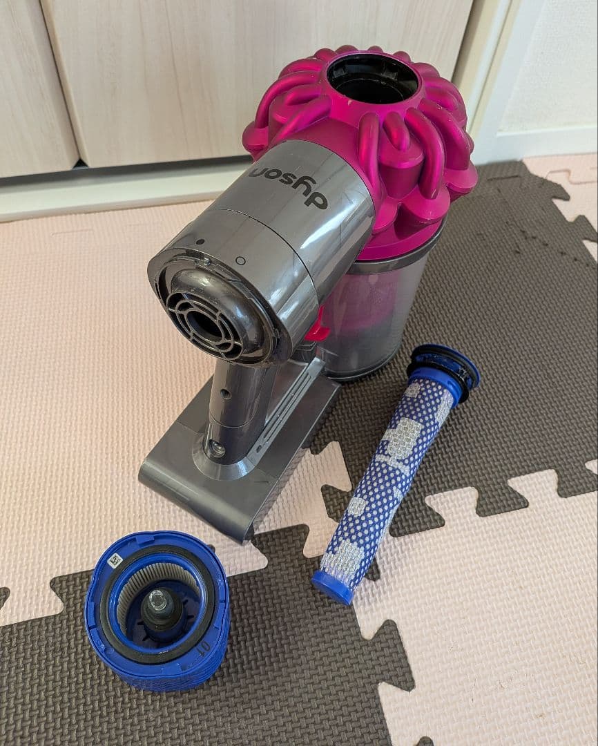 Dyson V6 コードレス掃除機　アタッチメント付