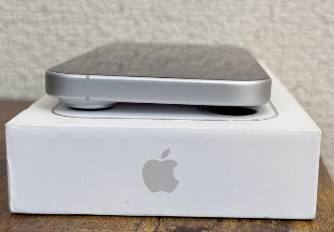 Apple iPhone17 ホワイト 512GB SIMフリー 本体 1回使用