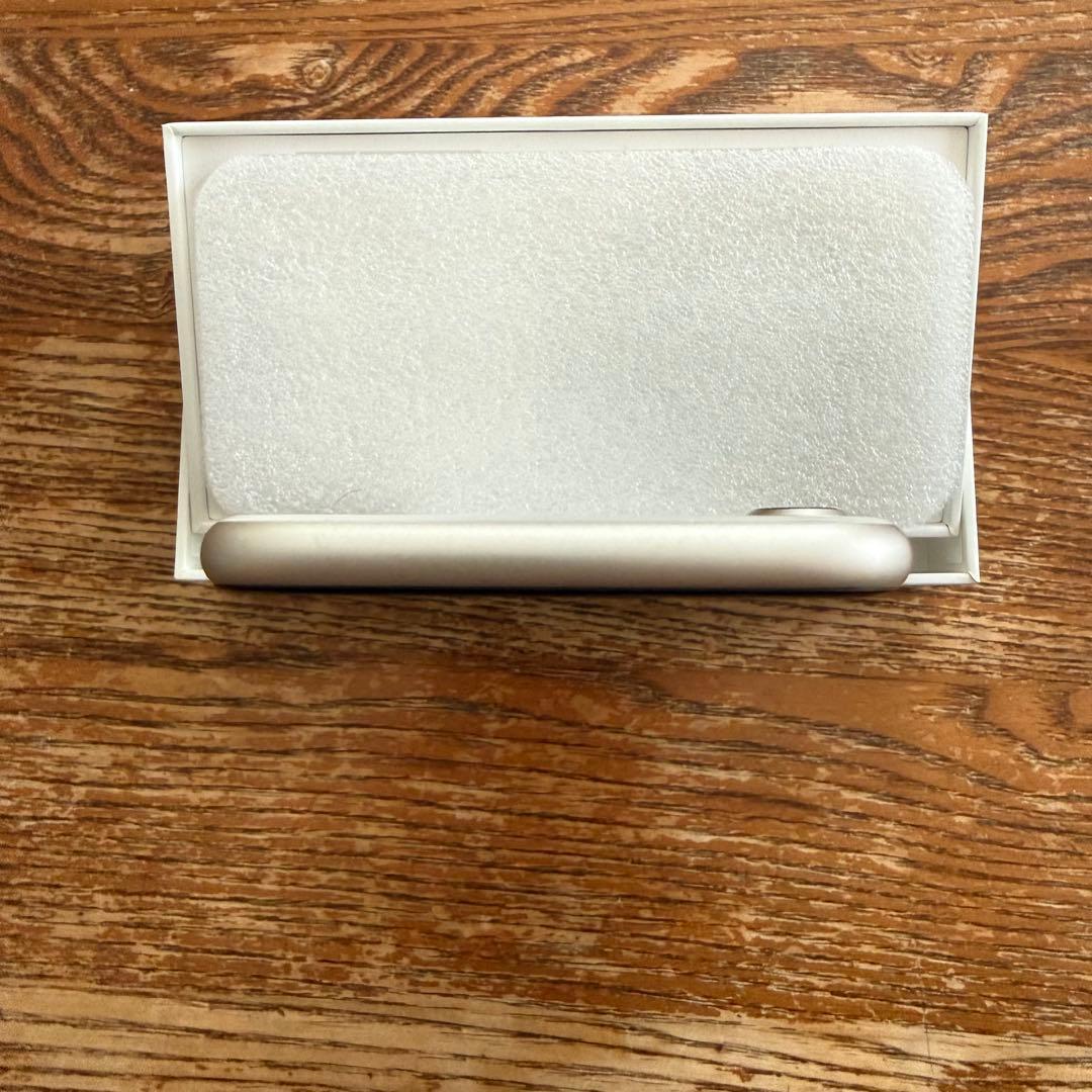 iPhoneSE3 バッテリー75% SIMフリー 64GB スターライト