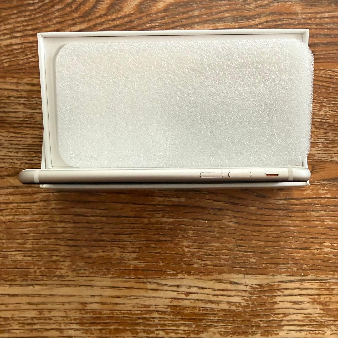 iPhoneSE3 バッテリー75% SIMフリー 64GB スターライト