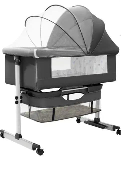 zoobly ベビーベッド　新生児から24ヶ月まで　柵が外せるタイプ