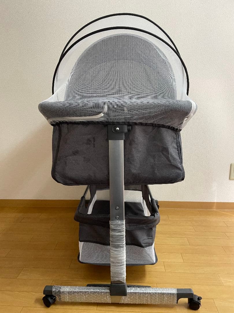 zoobly ベビーベッド　新生児から24ヶ月まで　柵が外せるタイプ