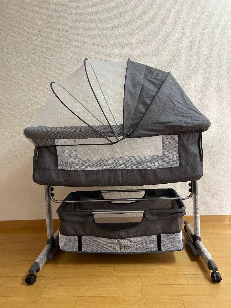 zoobly ベビーベッド　新生児から24ヶ月まで　柵が外せるタイプ