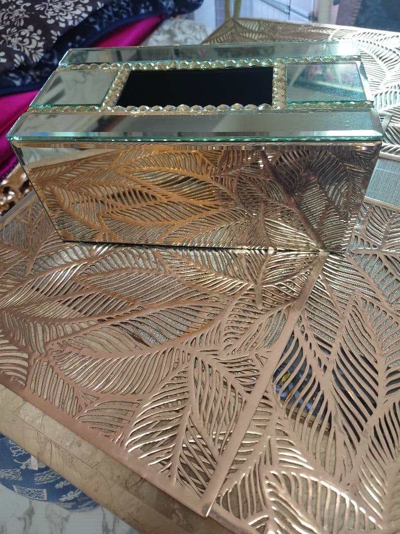 ラグジュアリー　ティシュケース