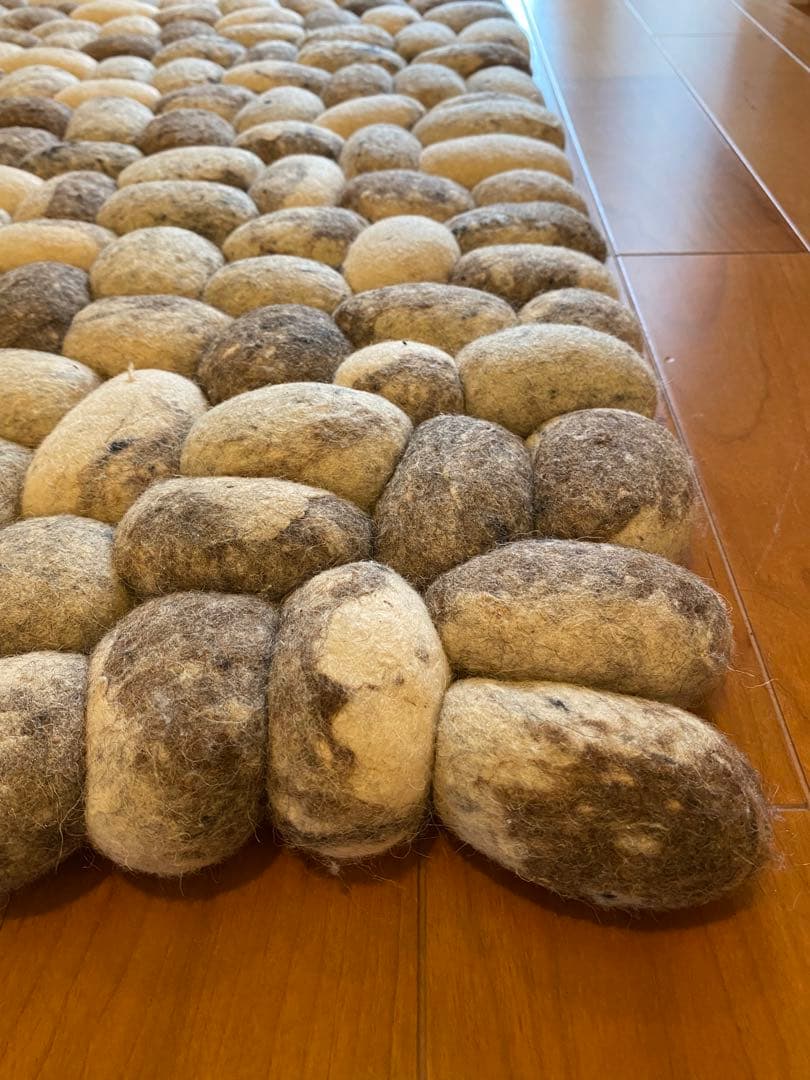 フェルトラグ 石ころデザイン 長方形