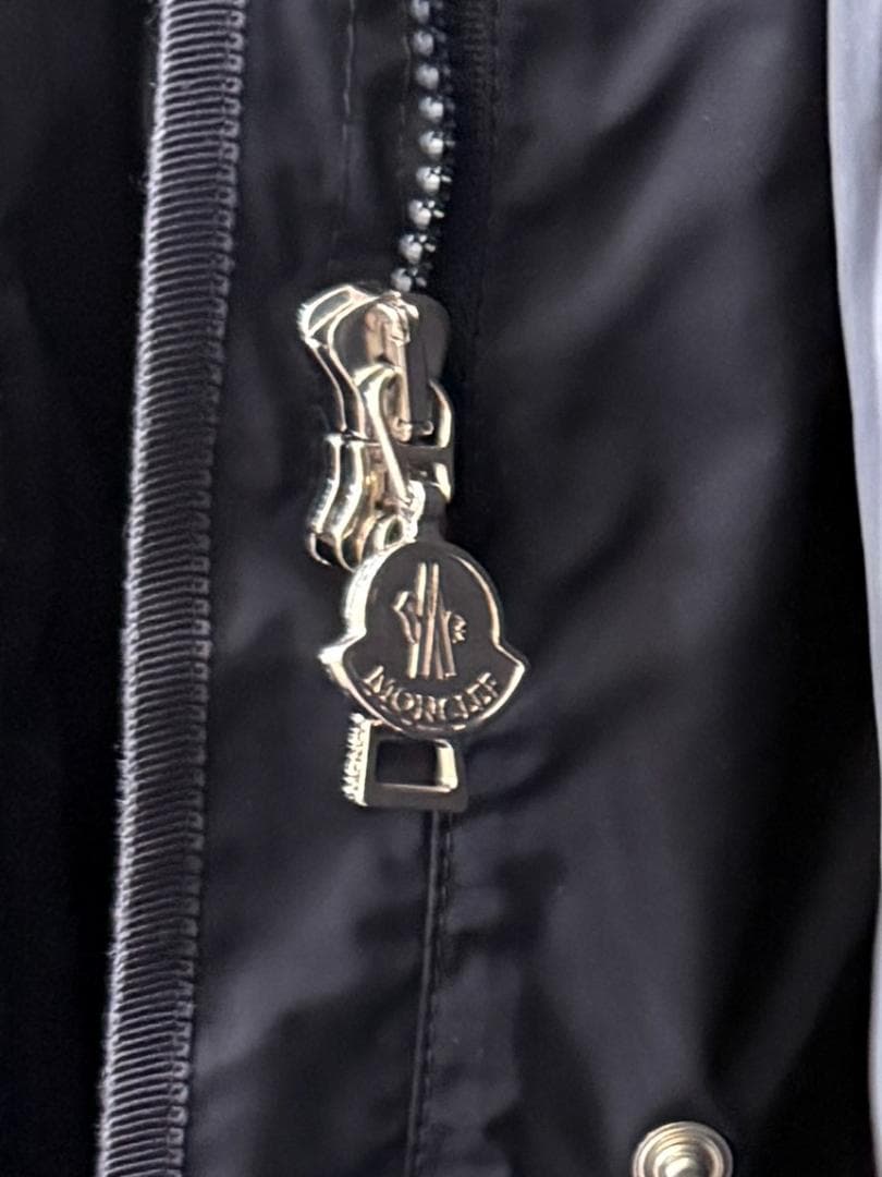 モンクレールArgeline Giubbotto フード付きナイロンコート美品！